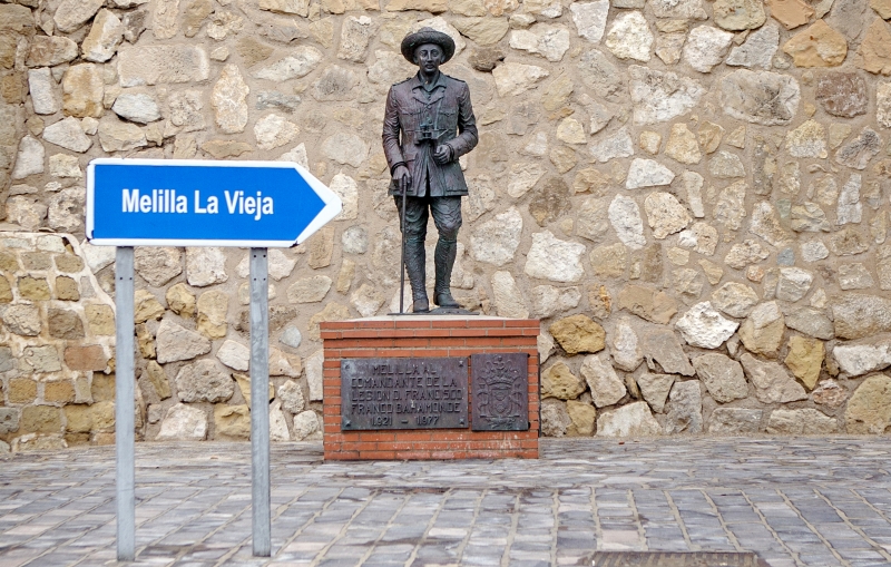 Monumento foi removido dos portões da cidade de Melilla, que pertence à Espanha e está localizada na costa da África