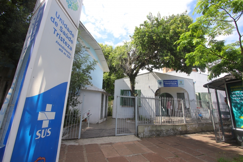 {'nm_midia_inter_thumb1':'https://www.jornaldocomercio.com/_midias/jpg/2021/02/24/206x137/1_lp_240221___postos_saude__3_-9257027.jpg', 'id_midia_tipo':'2', 'id_tetag_galer':'', 'id_midia':'603671b0acab3', 'cd_midia':9257027, 'ds_midia_link': 'https://www.jornaldocomercio.com/_midias/jpg/2021/02/24/lp_240221___postos_saude__3_-9257027.jpg', 'ds_midia': 'Fotos de movimento em postos de saúde.   Na foto: Unidade de Saúde Tristeza (Zona Sul)', 'ds_midia_credi': 'LUIZA PRADO/JC', 'ds_midia_titlo': 'Fotos de movimento em postos de saúde.   Na foto: Unidade de Saúde Tristeza (Zona Sul)', 'cd_tetag': '1', 'cd_midia_w': '800', 'cd_midia_h': '533', 'align': 'Left'}