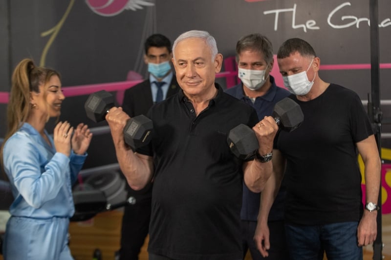 Netanyahu participou da reabertura de academias de ginástica, fechadas há meses