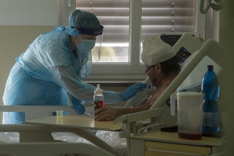 Com isso, chega a 260.970 o total de vidas perdidas no País em razão da doença.