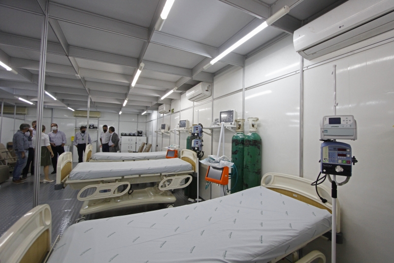 {'nm_midia_inter_thumb1':'https://www.jornaldocomercio.com/_midias/jpg/2021/03/01/206x137/1_ma_100321___unimed_amrigs__19_-9260744.jpg', 'id_midia_tipo':'2', 'id_tetag_galer':'', 'id_midia':'603d54c3abc8a', 'cd_midia':9260744, 'ds_midia_link': 'https://www.jornaldocomercio.com/_midias/jpg/2021/03/01/ma_100321___unimed_amrigs__19_-9260744.jpg', 'ds_midia': 'Unidade da Unimed-POA na sede da Amrigs para atender casos de sintomas Covid-19 e fazer exames.', 'ds_midia_credi': 'MARIANA ALVES/JC', 'ds_midia_titlo': 'Unidade da Unimed-POA na sede da Amrigs para atender casos de sintomas Covid-19 e fazer exames.', 'cd_tetag': '1', 'cd_midia_w': '800', 'cd_midia_h': '533', 'align': 'Left'}