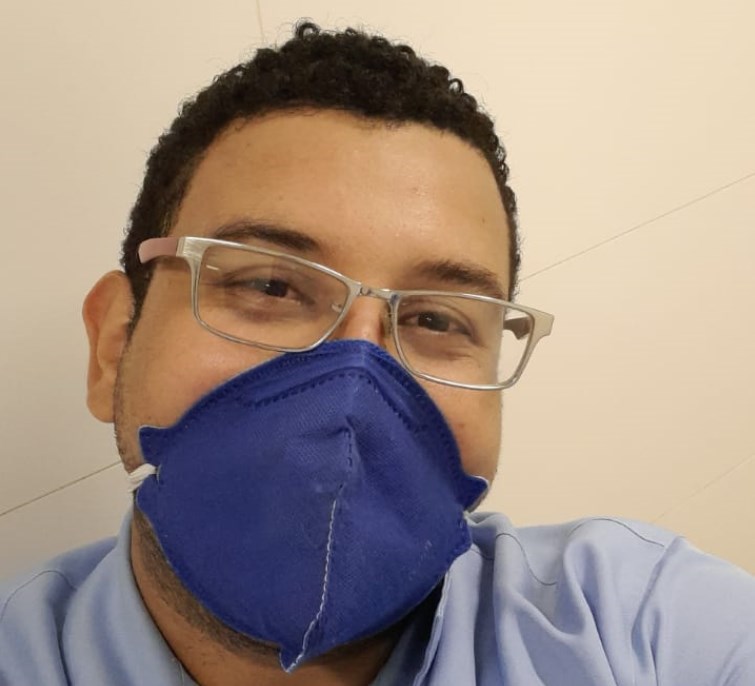 {'nm_midia_inter_thumb1':'https://www.jornaldocomercio.com/_midias/jpg/2021/03/01/206x137/1_tecnico_em_radiologia_do_hospital_dom_joao_becker__em_gravatai__gabriel_santos-9260933.jpg', 'id_midia_tipo':'2', 'id_tetag_galer':'', 'id_midia':'603d827667dca', 'cd_midia':9260933, 'ds_midia_link': 'https://www.jornaldocomercio.com/_midias/jpg/2021/03/01/tecnico_em_radiologia_do_hospital_dom_joao_becker__em_gravatai__gabriel_santos-9260933.jpg', 'ds_midia': 't&eacute;cnico em radiologia do Hospital Dom Jo&atilde;o Becker, em Gravata&iacute;, Gabriel Santos', 'ds_midia_credi': 'Arquivo pessoal/JC', 'ds_midia_titlo': 't&eacute;cnico em radiologia do Hospital Dom Jo&atilde;o Becker, em Gravata&iacute;, Gabriel Santos', 'cd_tetag': '1', 'cd_midia_w': '755', 'cd_midia_h': '686', 'align': 'Left'}