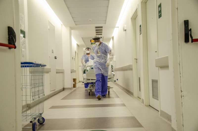 Ocupação em leitos de UTI chegou a 115,28% em Porto Alegre neste sábado