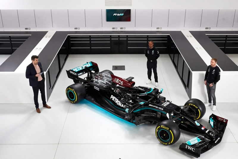 Britânico participou da apresentação do carro da Mercedes para 2021