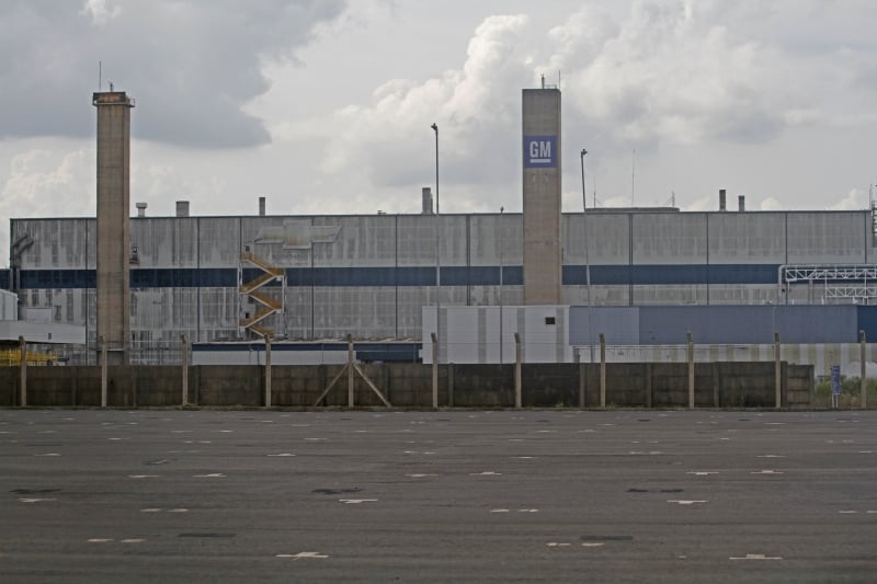 Empresa emitiu comunicado nesta segunda afirmando o retorno de dois terços dos trabalhadores