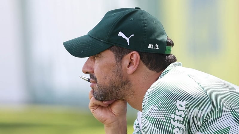 Abel pediu desculpas durante a vídeo-chamada e disse que só reconheceu o jornalista quando viu seu uniforme