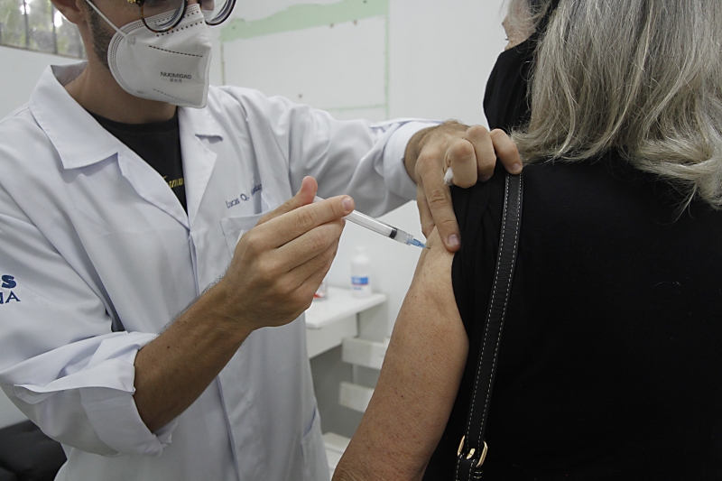 Apenas 10% da população ainda resiste à vacinação, informa pesquisa