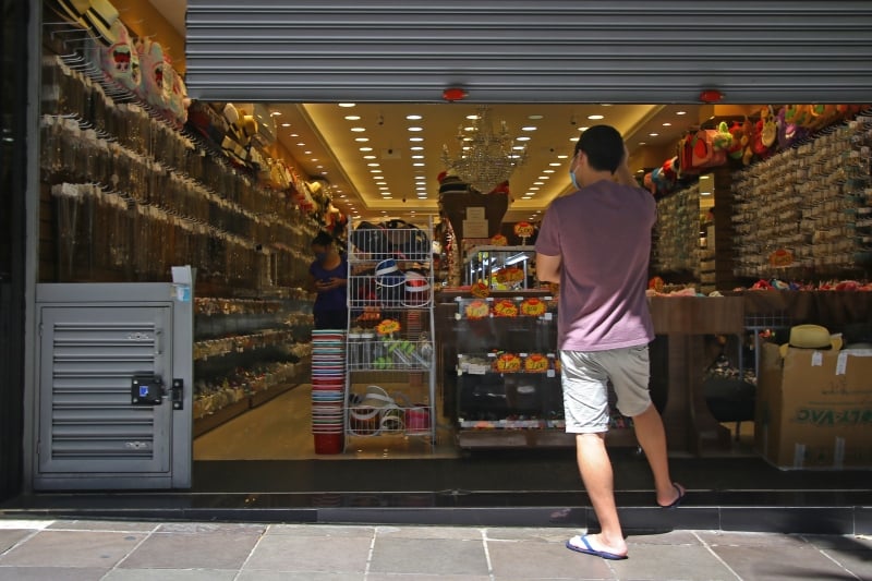 Comércio vai funcionar com novas regras de distanciamento e de horário