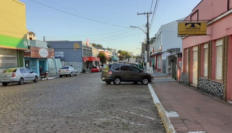 Restrição total vale a partir das 20h de sesta sexta-feira (12) até as 5h de segunda-feira (15)