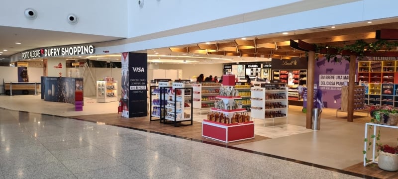 Dufry, na área de embarque doméstico do aeroporto da Capital, tem mais de 700 metros quadrados