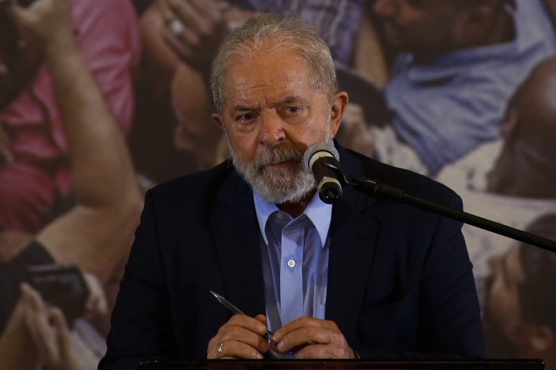 2. Lula, que recuperou seus direitos políticos, tem 41% das intenções de voto no primeiro turno