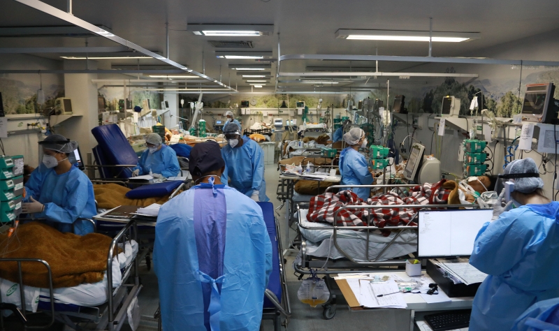 Há mais de um ano atuando no combate da pandemia, equipes de saúde chegam à exaustam