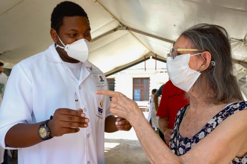 Quem já está nos dias de receber a segunda dose da Coronavac também pode ir aos postos