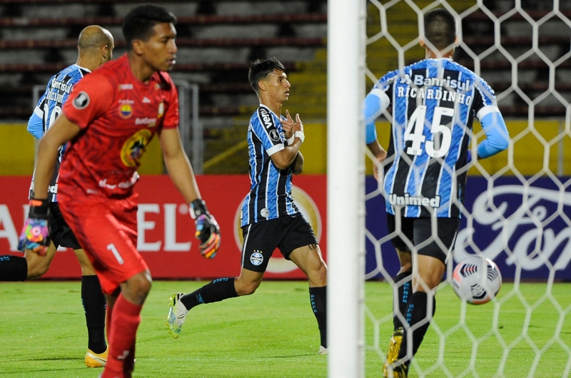 Ferreirinha e Ricardinho marcaram os gols da vit&oacute;ria gremista, em Quito, no Equador