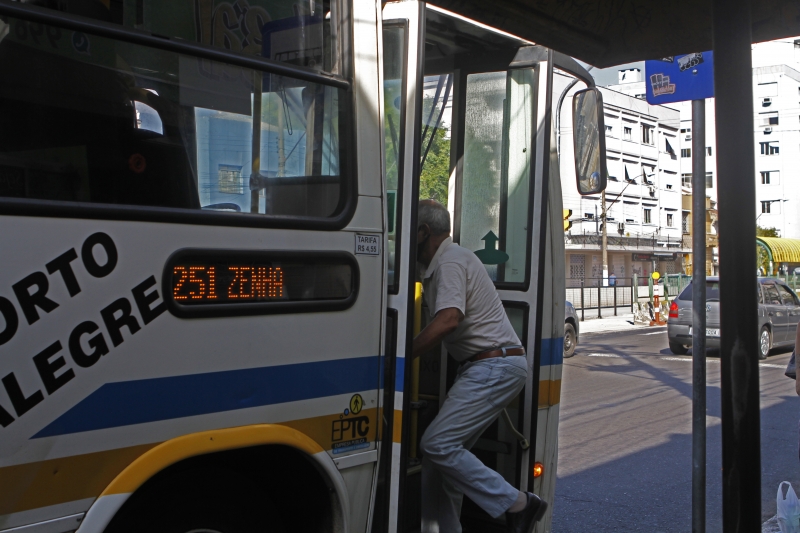 Ao invés de comprar vale-transporte, empresas pagariam valor fixo para custear passagem de ônibus