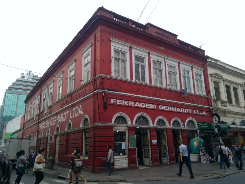  Gerhardt, junto ao irmão, dirigiu o comércio até próximo do fechamento, em 2022