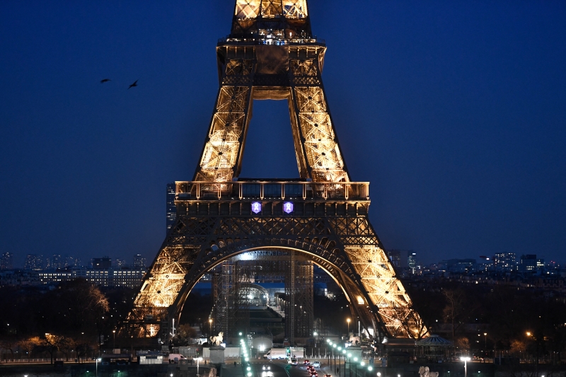 Torre Eiffel receber&aacute; estrutura para o Dia Nacional da Fran&ccedil;a 