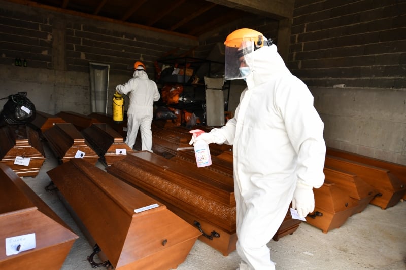 De ontem para hoje, foi registrado novo recorde diário de casos, 90.570