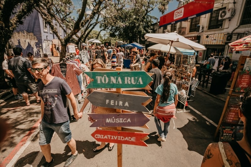 Tradicionais feiras de rua, que movimentam a economia, estão suspensas há um ano