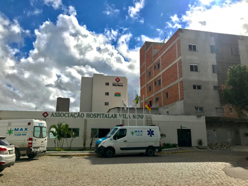 No Hospital Vila Nova são 29 pacientes e 14 funcionários infectados pela Covid-19