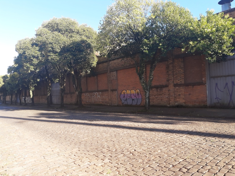 Para o local, está projetada a construção do mercado público, centro de convenções e áreas administrativas