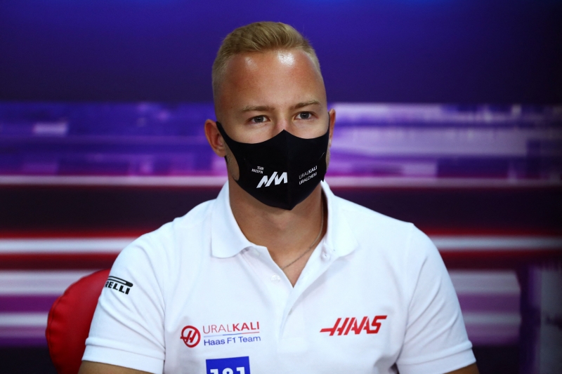 Com a decisão, piloto russo Nikita Mazepin ainda pode disputar o campeonato da Fórmula 1
