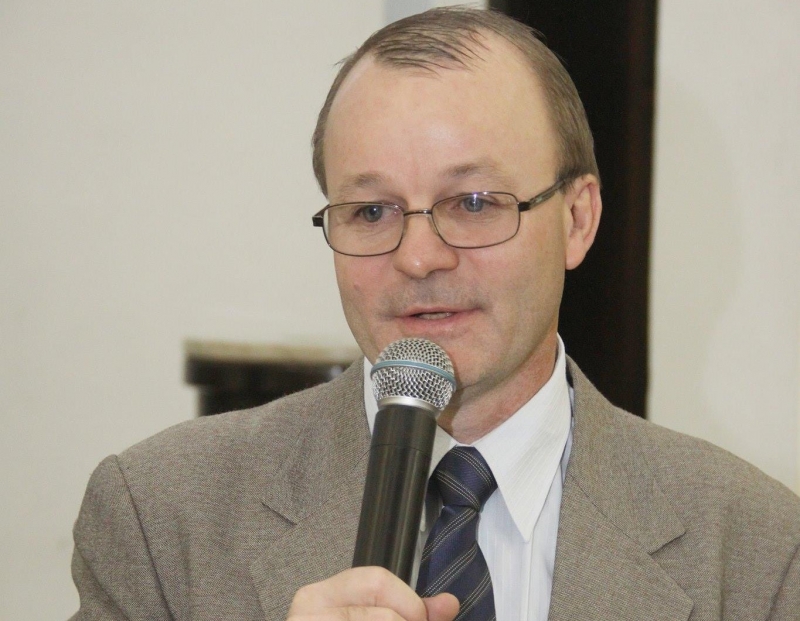 {'nm_midia_inter_thumb1':'https://www.jornaldocomercio.com/_midias/jpg/2021/04/01/206x137/1_ger___pastor_adelcio_kronbauer___arquivo_pessoal-9282996.jpg', 'id_midia_tipo':'2', 'id_tetag_galer':'', 'id_midia':'60666ff1cd133', 'cd_midia':9282996, 'ds_midia_link': 'https://www.jornaldocomercio.com/_midias/jpg/2021/04/01/ger___pastor_adelcio_kronbauer___arquivo_pessoal-9282996.jpg', 'ds_midia': 'Pastor Adélcio Kronbauer, da Igreja de Confissão Luterana e presidente do Conselho das Igrejas Cristãs no Rio Grande do Sul', 'ds_midia_credi': 'Arquivo pessoal/JC', 'ds_midia_titlo': 'Pastor Adélcio Kronbauer, da Igreja de Confissão Luterana e presidente do Conselho das Igrejas Cristãs no Rio Grande do Sul', 'cd_tetag': '1', 'cd_midia_w': '800', 'cd_midia_h': '621', 'align': 'Left'}