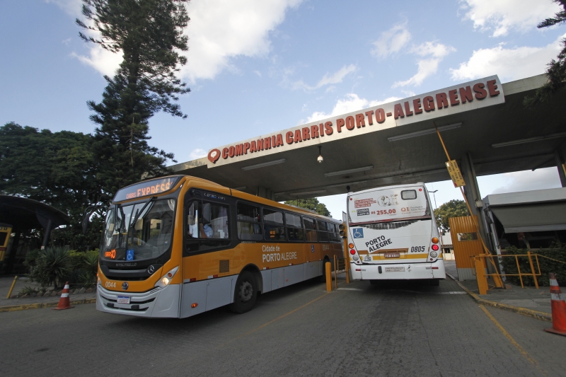 Executivo propõe redução de isenções e extinção da função de cobrador 