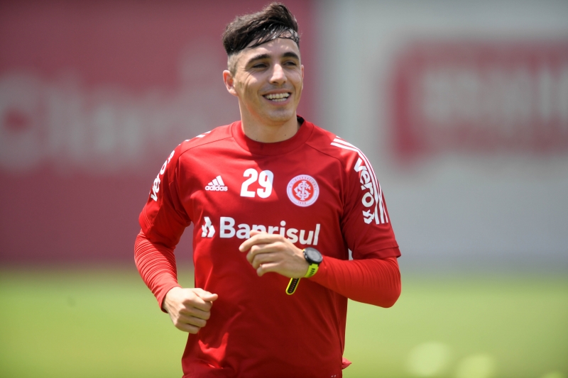 Nas duas últimas temporadas, Saraiva atuou no Inter, emprestado pelo Porto (Portugal)