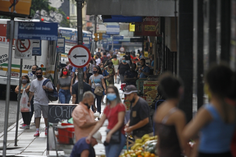 Estado confirmou mais 828 infecções por coronavírus nas últimas 24 horas