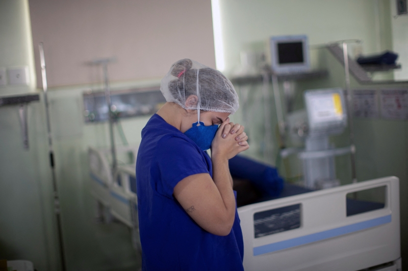 Na linha de frente no combate à doença, médicos e enfermeiros estão mais expostos desde o início da pandemia
