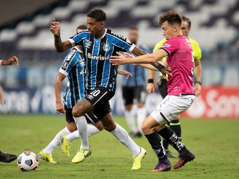 Jean Pyerre foi o melhor do Gr&ecirc;mio em campo, mas viu o time ser eliminado do torneio continetnal