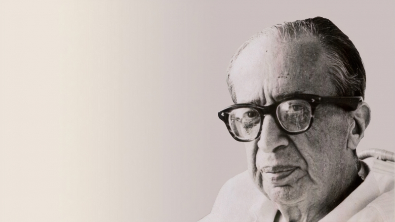 Escritor teria sido arquiteto caso não tivesse tido contato com poesia quando foi à Suíça tratar tuberculose