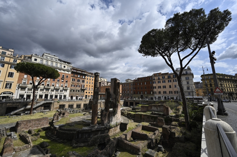 Largo di Torre Argentina é um complexo de templos e prédios públicos da época da República de Roma