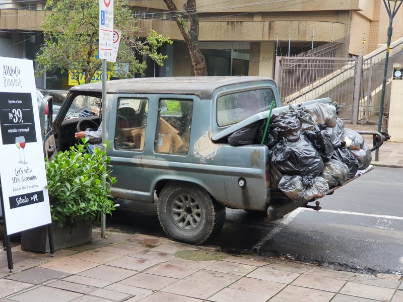 Profissionais não terão que pagar dívidas por coleta na rua