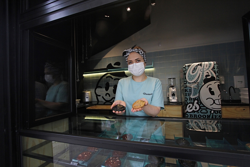 A Brookies, instalada no Moinhos de Vento, uniu as receitas de dois doces que j&aacute; fazem sucesso individualmente Foto: MARIANA ALVES/JC