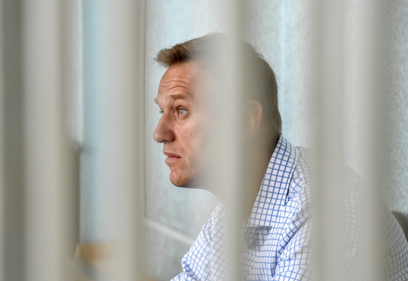 Navalny contou que os agentes prisionais o torturavam mediante privação do sono