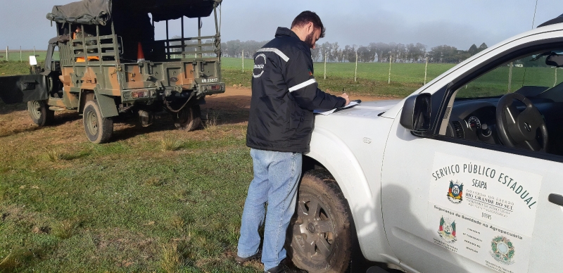 {'nm_midia_inter_thumb1':'https://www.jornaldocomercio.com/_midias/jpg/2021/04/23/206x137/1_acao_do_programa_sentinela_2-9300710.jpg', 'id_midia_tipo':'2', 'id_tetag_galer':'', 'id_midia':'6082dfec0fcff', 'cd_midia':9300710, 'ds_midia_link': 'https://www.jornaldocomercio.com/_midias/jpg/2021/04/23/acao_do_programa_sentinela_2-9300710.jpg', 'ds_midia': 'Iniciativas em campo, juntas, contam com apenas 45 servidores ', 'ds_midia_credi': 'Seapdr/Divulgação/JC', 'ds_midia_titlo': 'Iniciativas em campo, juntas, contam com apenas 45 servidores ', 'cd_tetag': '1', 'cd_midia_w': '800', 'cd_midia_h': '388', 'align': 'Left'}