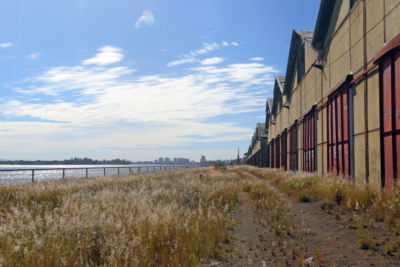 Estudos vão embasar a destinação da área dos armazéns que hoje sofre com deterioração