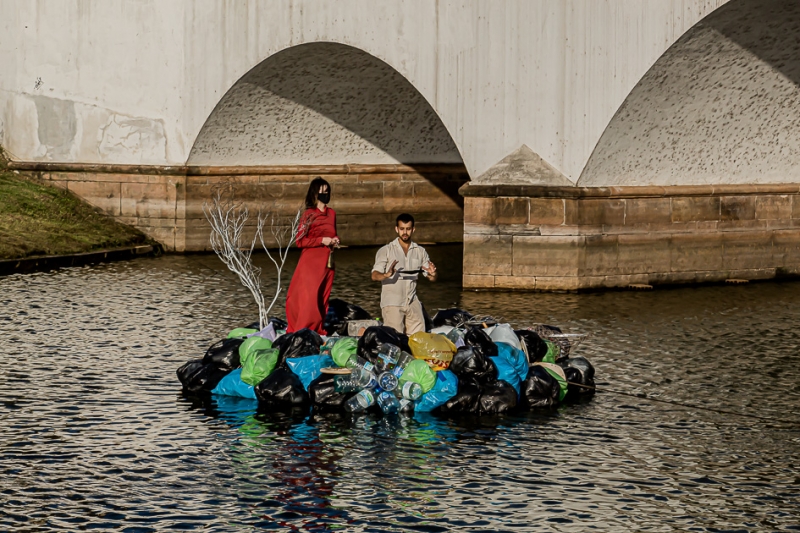 Performance 'Ritual de sobrevivência urbana', do Coletivo Ecopoética, será apresentada na Ponte dos Açorianos 