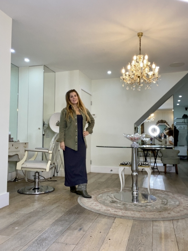Fernanda abriu seu atelier de hairdressing em 2009, na capital inglesa Foto: ATELIER FERNANDA NABUCO/DIVULGAÇÃO/JC