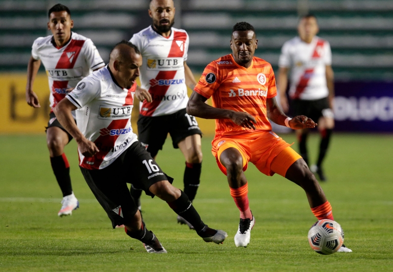 Na abertura da competição, os bolivianos venceram o Inter por 2 a 0, em La Paz