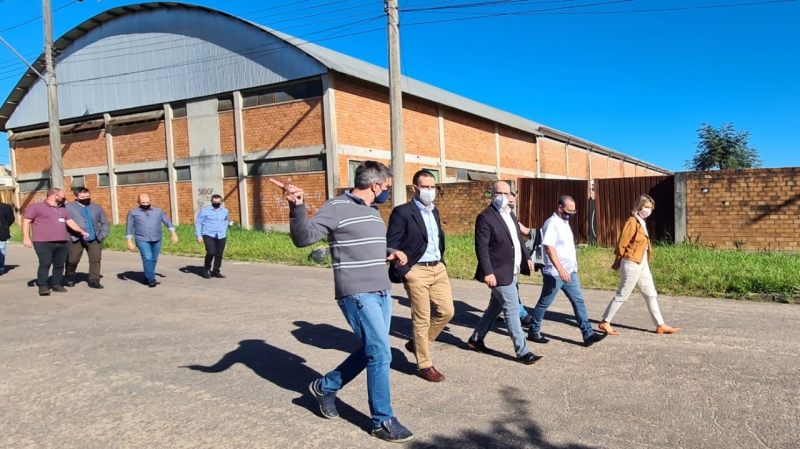 Equipe da prefeitura esteve nesta terça no Distrito Industrial da Restinga