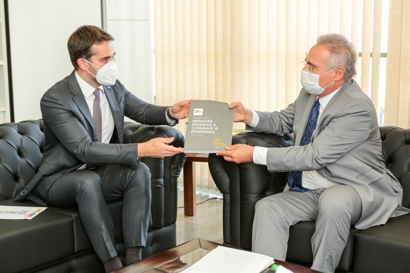 Governador Eduardo Leite se reuniu com o senador Renan Calheiros, relator da CPI da Covid