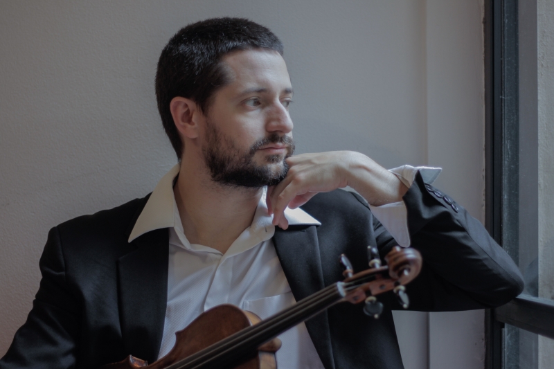 Violinista Giovani dos Santos atua nas principais orquestras do RS desde 2008