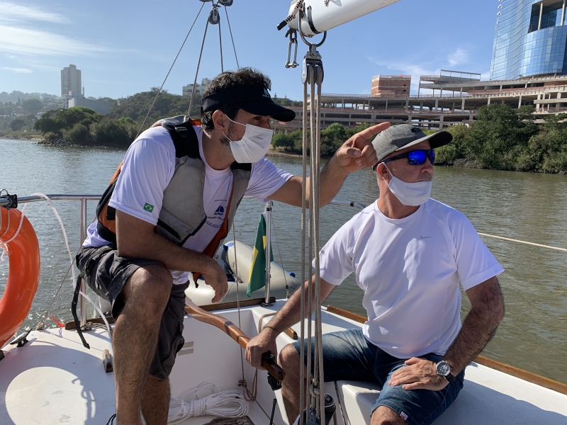 Luciano Pohlmann à bordo do Good News com Jocimar Araújo