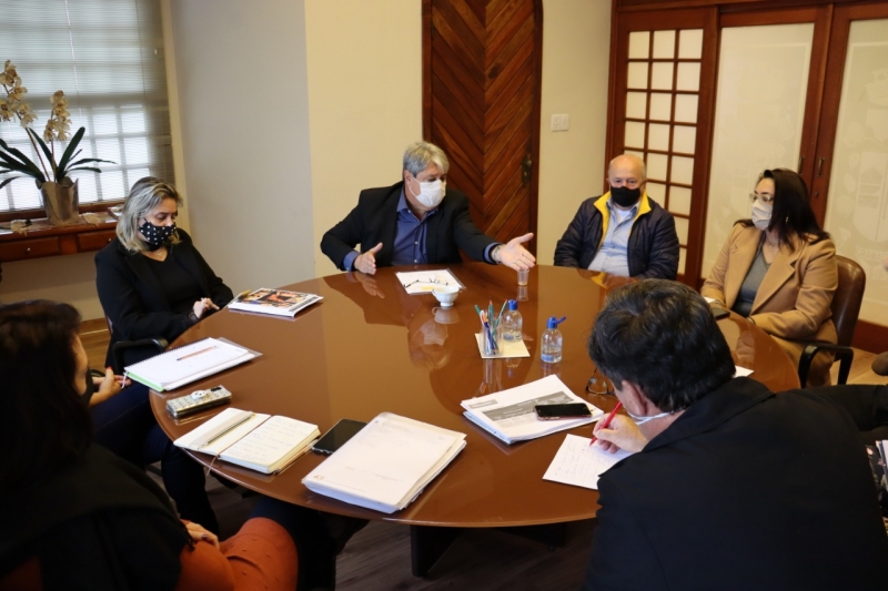 Membros do Gabinete de Crise e da Vigilância Sanitária percorrerão as escolas para vistoriar as estruturas