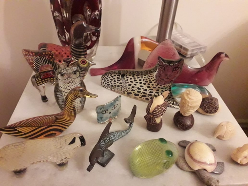 {'nm_midia_inter_thumb1':'https://www.jornaldocomercio.com/_midias/jpg/2021/04/28/206x137/1_whatsapp_image_2021_04_28_at_15_59_56__1_-9304849.jpeg', 'id_midia_tipo':'2', 'id_tetag_galer':'', 'id_midia':'6089bb4edfa29', 'cd_midia':9304849, 'ds_midia_link': 'https://www.jornaldocomercio.com/_midias/jpg/2021/04/28/whatsapp_image_2021_04_28_at_15_59_56__1_-9304849.jpeg', 'ds_midia': 'Solidariedade - Leil&atilde;o de acervo da professora Neuza Maria Macedo da Silveira, que morreu em 2019 em Porto Alegre, vai a leil&atilde;o para reverter receita para o complexo Santa casa e para o Asilo Padre Cacique - pe&ccedil;as de cole&ccedil;&atilde;o de esculturas do artista Abraham Palatnik, morreu em 2020 de Covid-19', 'ds_midia_credi': 'JULIO LOVATO/DIVULGA&Ccedil;&Atilde;O/JC', 'ds_midia_titlo': 'Solidariedade - Leil&atilde;o de acervo da professora Neuza Maria Macedo da Silveira, que morreu em 2019 em Porto Alegre, vai a leil&atilde;o para reverter receita para o complexo Santa casa e para o Asilo Padre Cacique - pe&ccedil;as de cole&ccedil;&atilde;o de esculturas do artista Abraham Palatnik, morreu em 2020 de Covid-19', 'cd_tetag': '1', 'cd_midia_w': '800', 'cd_midia_h': '600', 'align': 'Left'}