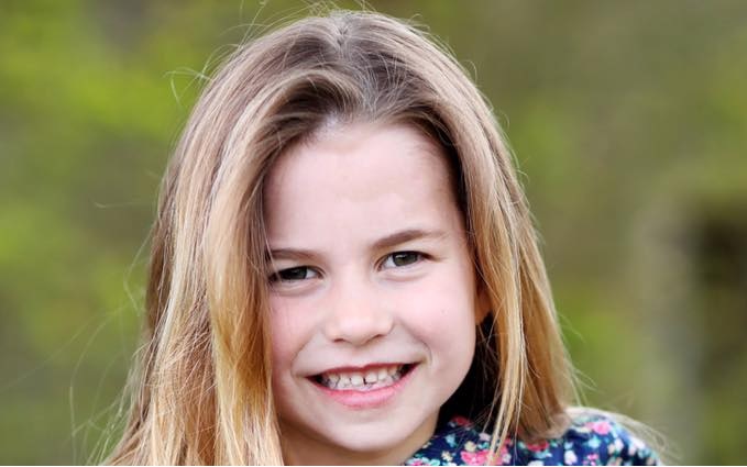 Foto de Charlotte nas redes sociais recebe milhares de curtidas