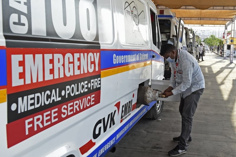 Agravamento se dá em meio ao caos sanitário e à derrota política de Modi